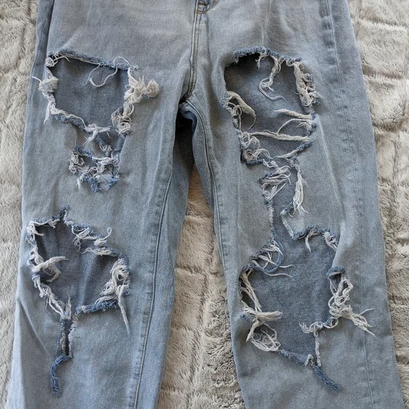 UO BDG Mom High Rise Distressed Jeans 28 - Picture 4 of 5